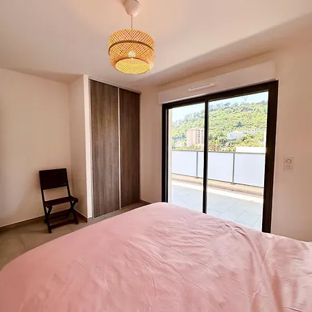 Апартаменты Beautiful Duplex 5 Minutes From Downtown