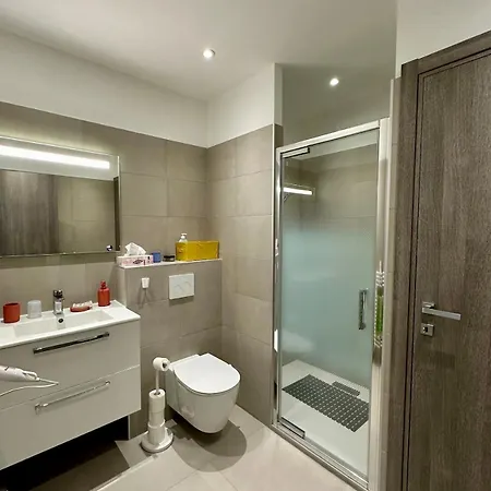 Beautiful Duplex 5 Minutes From Downtown * Бастия