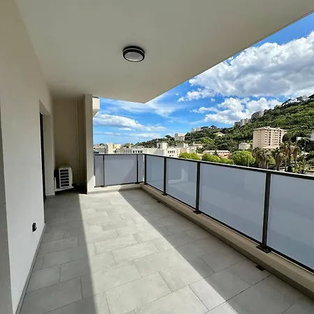 Beautiful Duplex 5 Minutes From Downtown